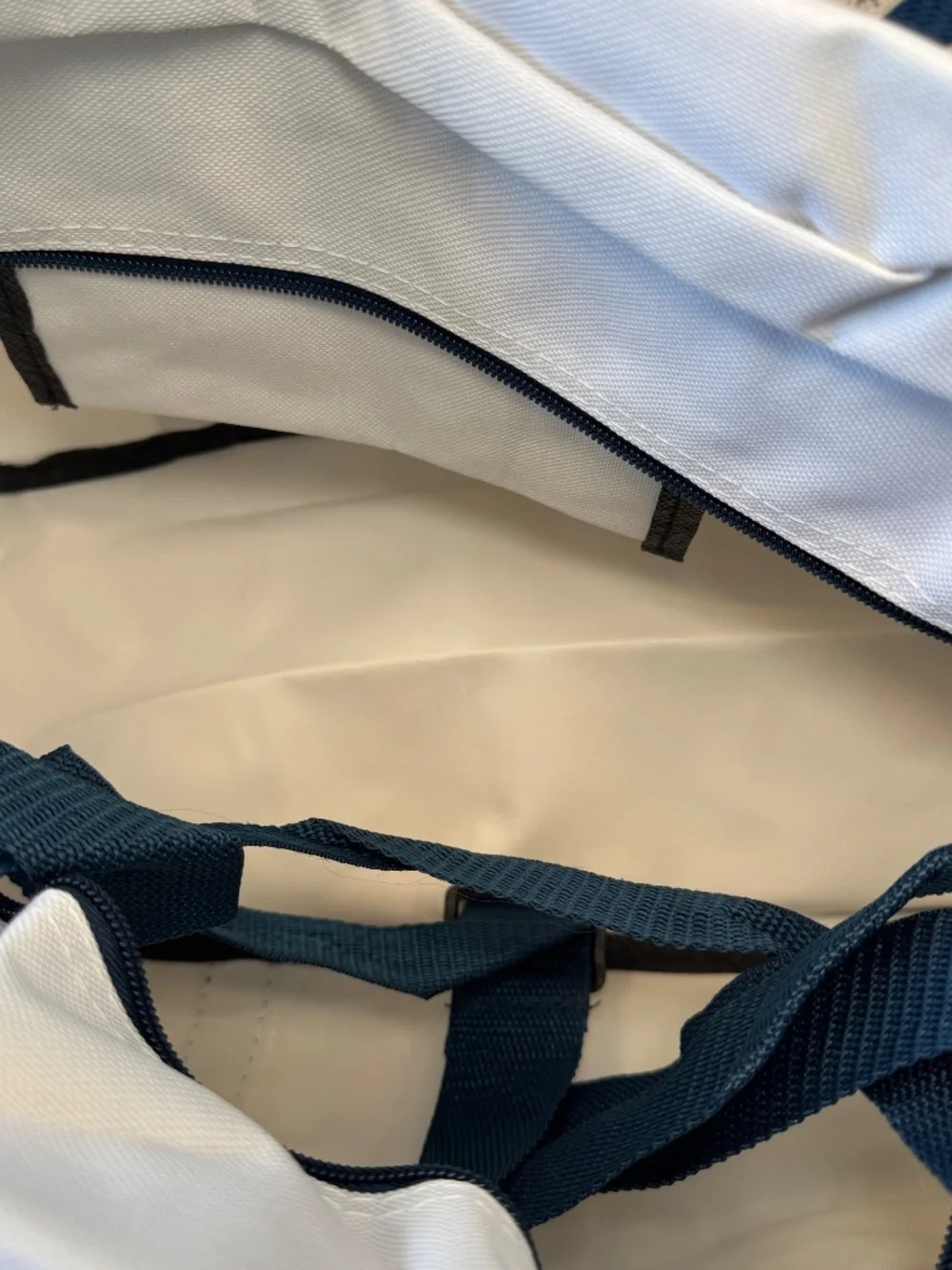 White Team Olympic USA Duffle Bag  Clean inside‎